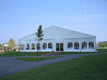 Las tiendas de aluminio de la iglesia de la estructura despejan la cubierta transparente blanca del espacio grande del palmo